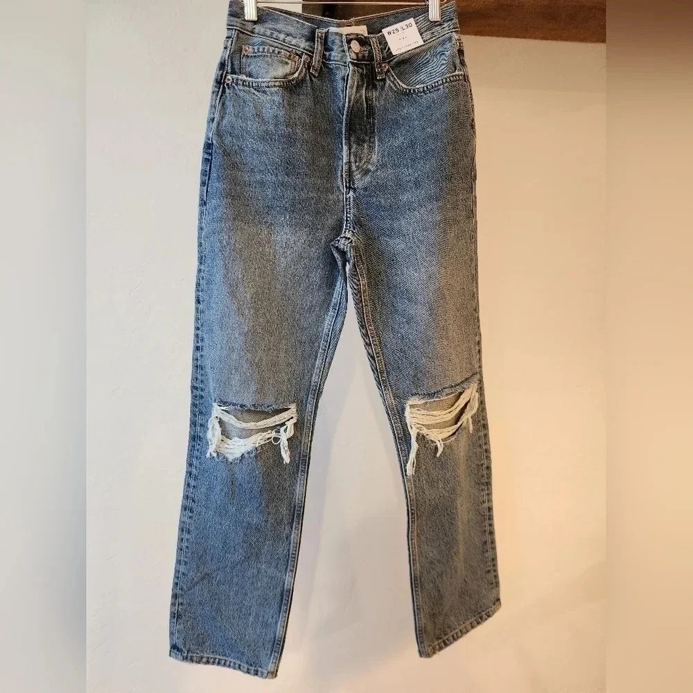 NWT || TOPSHOP || Dad denim, mid rise, baggy, loose, distressed, size 2 - Picture 2 of 7